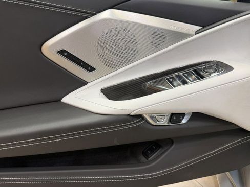 Used 2021 Chevrolet Corvette Stingray Premium Conv w/ Z51 Performance Package image 18