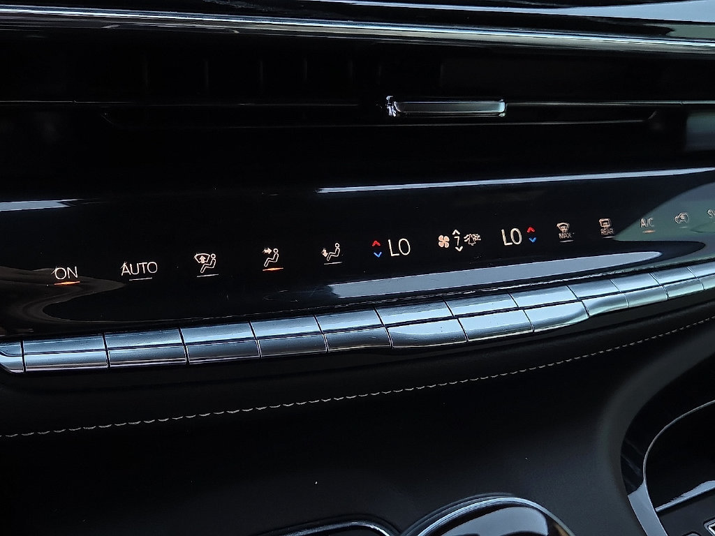 Used 2021 Cadillac Escalade Sport AWD/4WD image 16