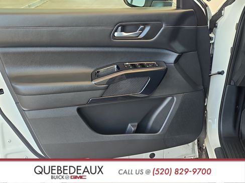 Used 2022 Nissan Pathfinder SV FWD image 9