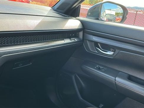 Used 2025 Honda CR-V Sport image 22