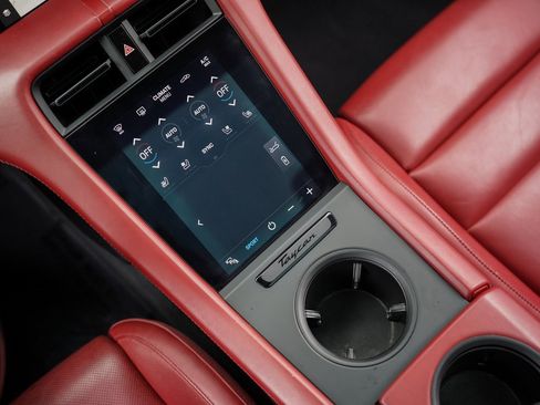 Used 2021 Porsche Taycan 4S w/ Premium Package image 32