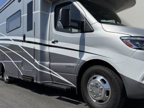 Used 2021 Mercedes-Benz Sprinter 3500 image 39