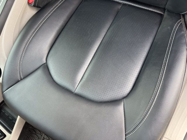 Used 2024 Chrysler Pacifica Touring-L w/ Road Tripper Package FWD image 13