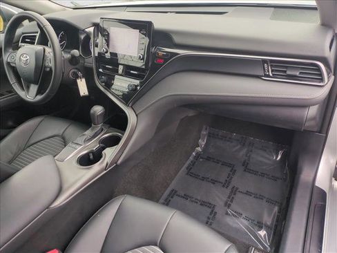 Used 2024 Toyota Camry SE image 20