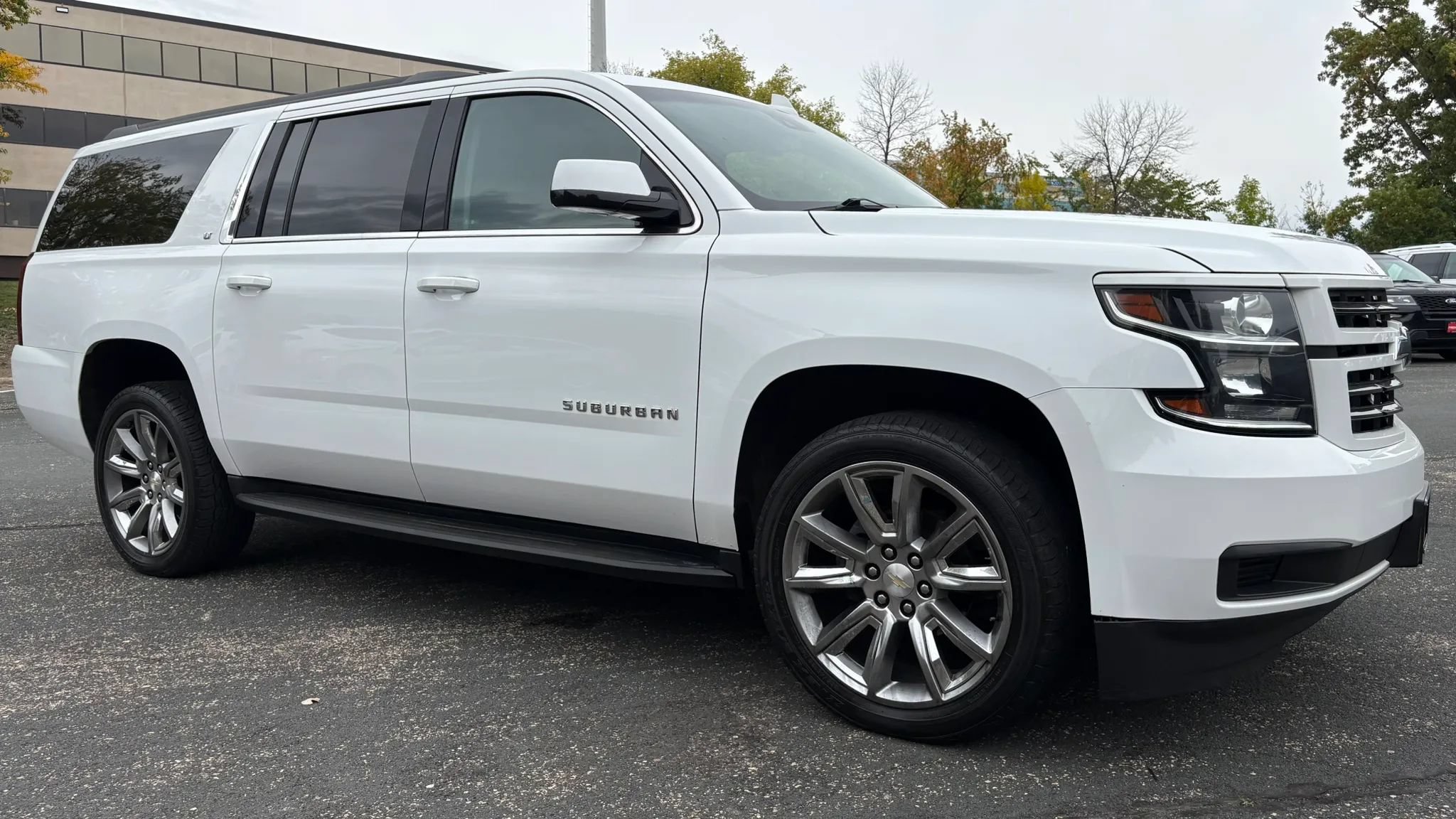 Used 2018 Chevrolet Suburban LT AWD/4WD image 13