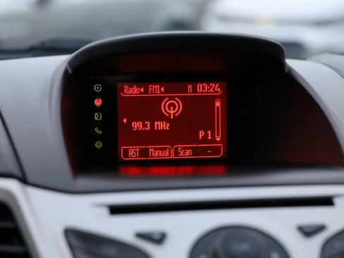 Used 2013 Ford Fiesta SE image 34