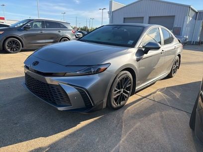 Used 2025 Toyota Camry SE w/ Convenience Package