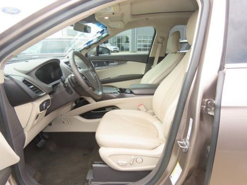 Used 2019 Lincoln Nautilus Reserve FWD image 24
