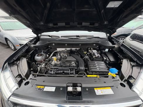 Used 2024 Volkswagen Taos SE AWD/4WD image 40