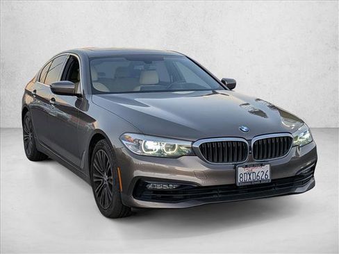 Used 2018 BMW 530i image 3