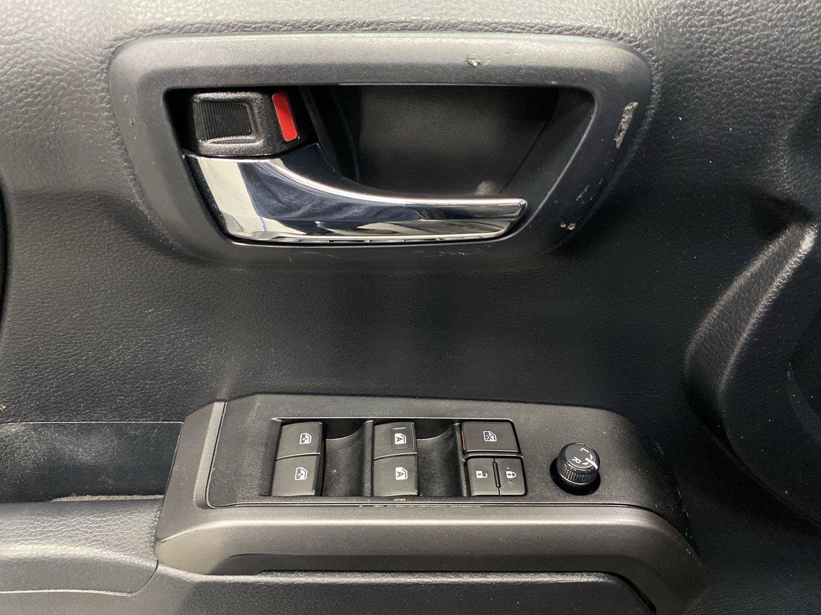 Used 2019 Toyota Tacoma TRD Off-Road AWD/4WD image 19