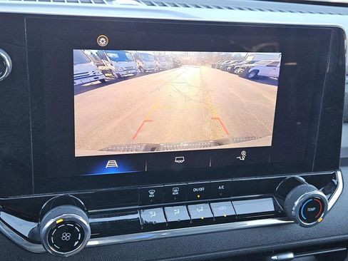 Used 2024 Chevrolet Colorado Trail Boss w/ Advanced Trailering Package image 16