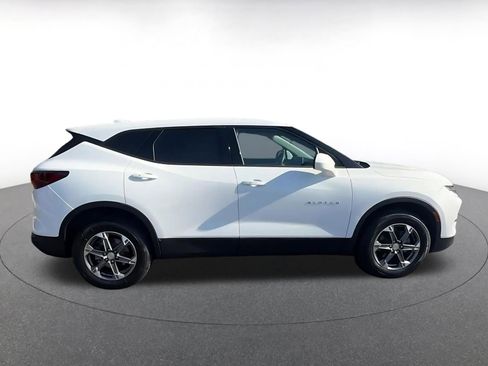 Used 2025 Chevrolet Blazer LT FWD image 16