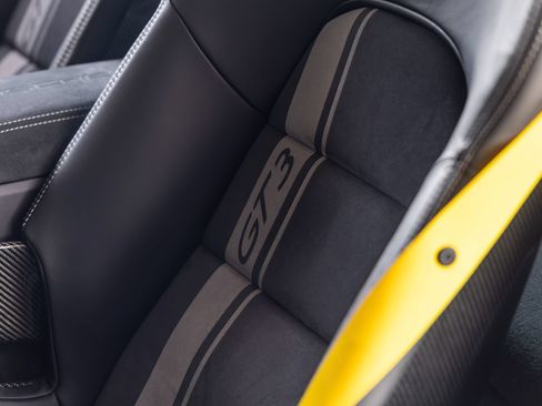 Certified 2018 Porsche 911 GT3 RWD image 33