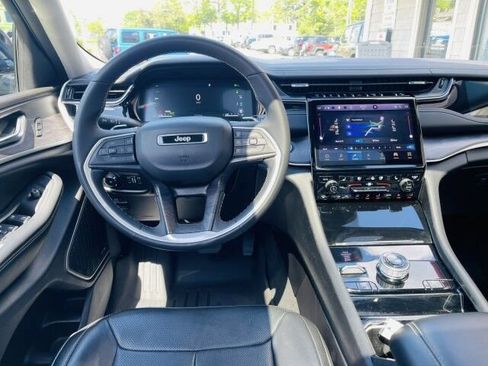 Used 2022 Jeep Grand Cherokee Limited 4xe w/ Luxury Tech Group II AWD/4WD image 17