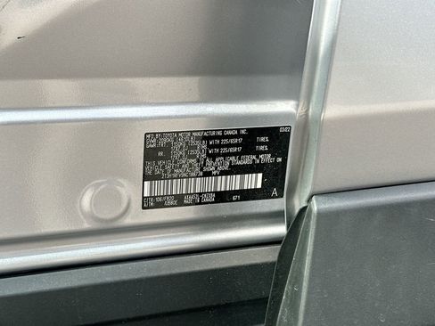 Used 2022 Toyota RAV4 LE image 31