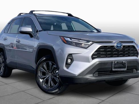 Used 2024 Toyota RAV4 XLE Premium image 3