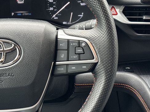 Used 2024 Toyota Sienna XSE image 19