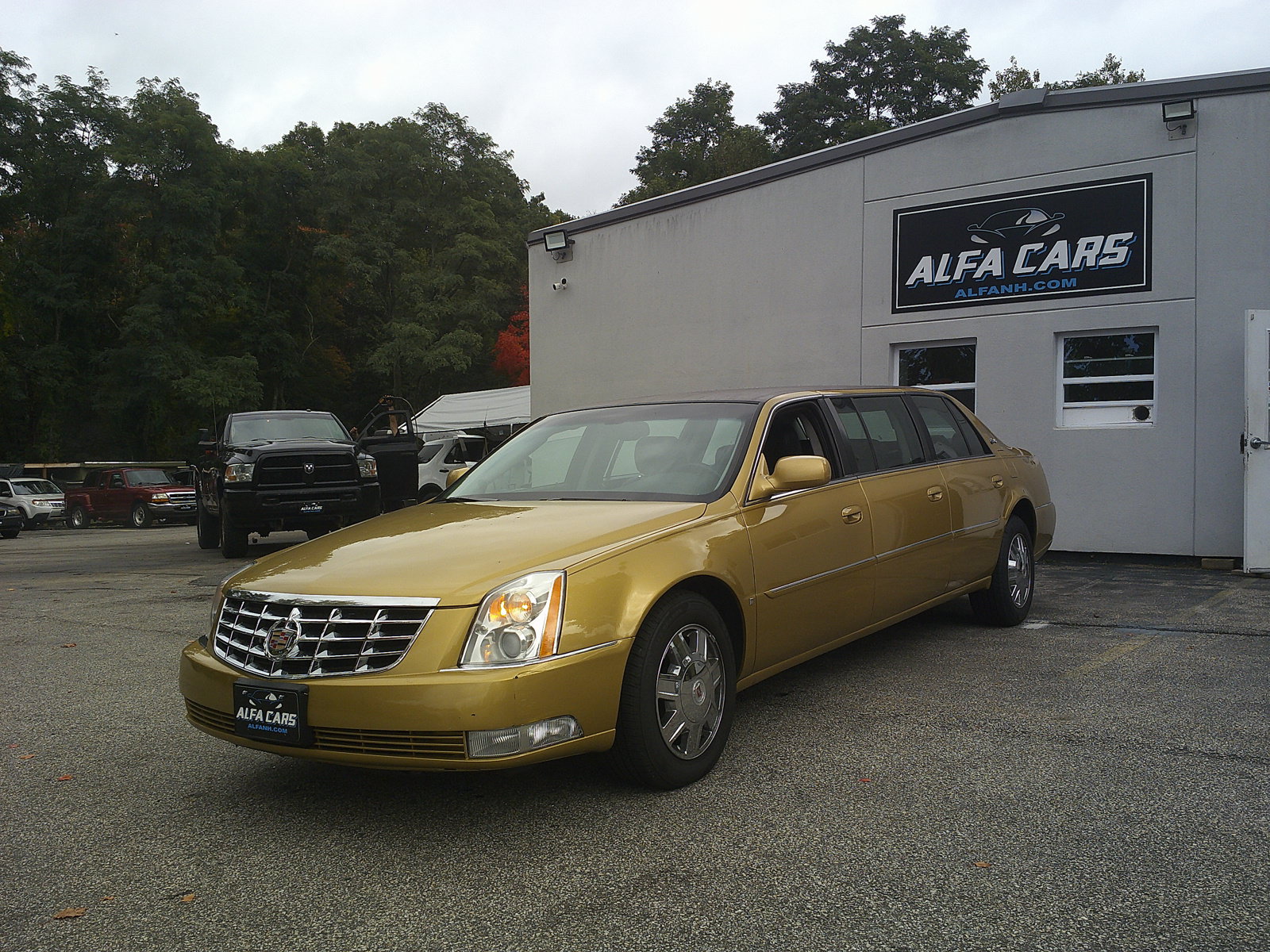 Used 2008 Cadillac DTS Limousine FWD image 1
