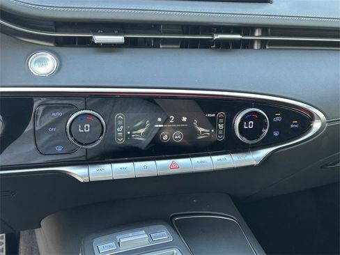 Used 2025 Genesis GV70 3.5T Sport w/ Sport Advanced Package image 25