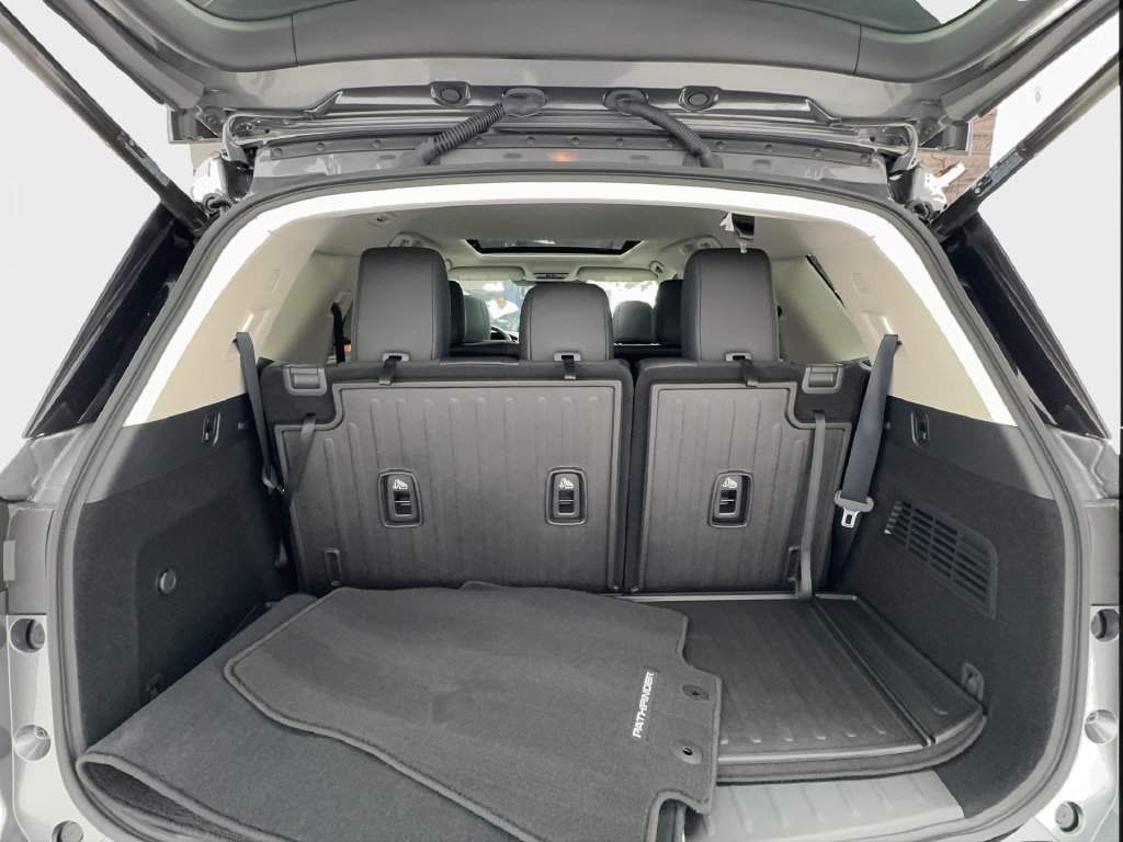 Used 2026 Nissan Pathfinder Platinum w/ Cargo Package FWD image 20
