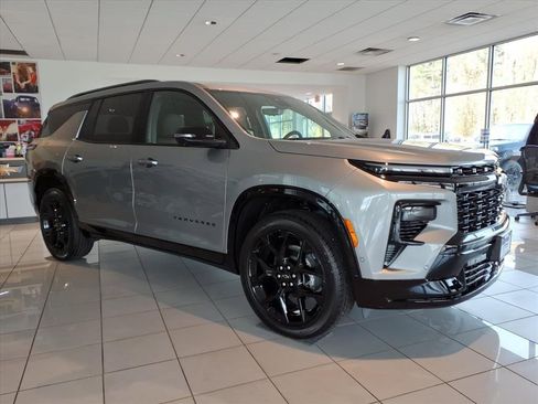 New 2026 Chevrolet Traverse RS image 2