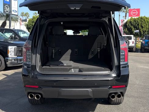 Used 2025 Chevrolet Suburban RST w/ Sun And Tow Package image 10