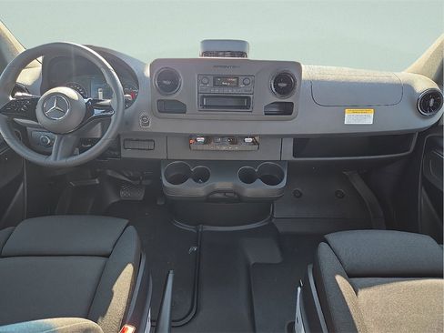 New 2025 Mercedes-Benz Sprinter 2500 image 13