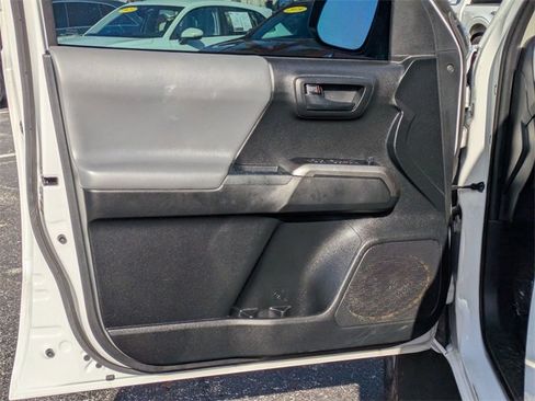 Used 2019 Toyota Tacoma SR5 image 9