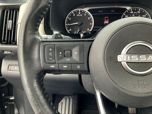 Used 2022 Nissan Pathfinder SL w/ SL Premium Package image 18