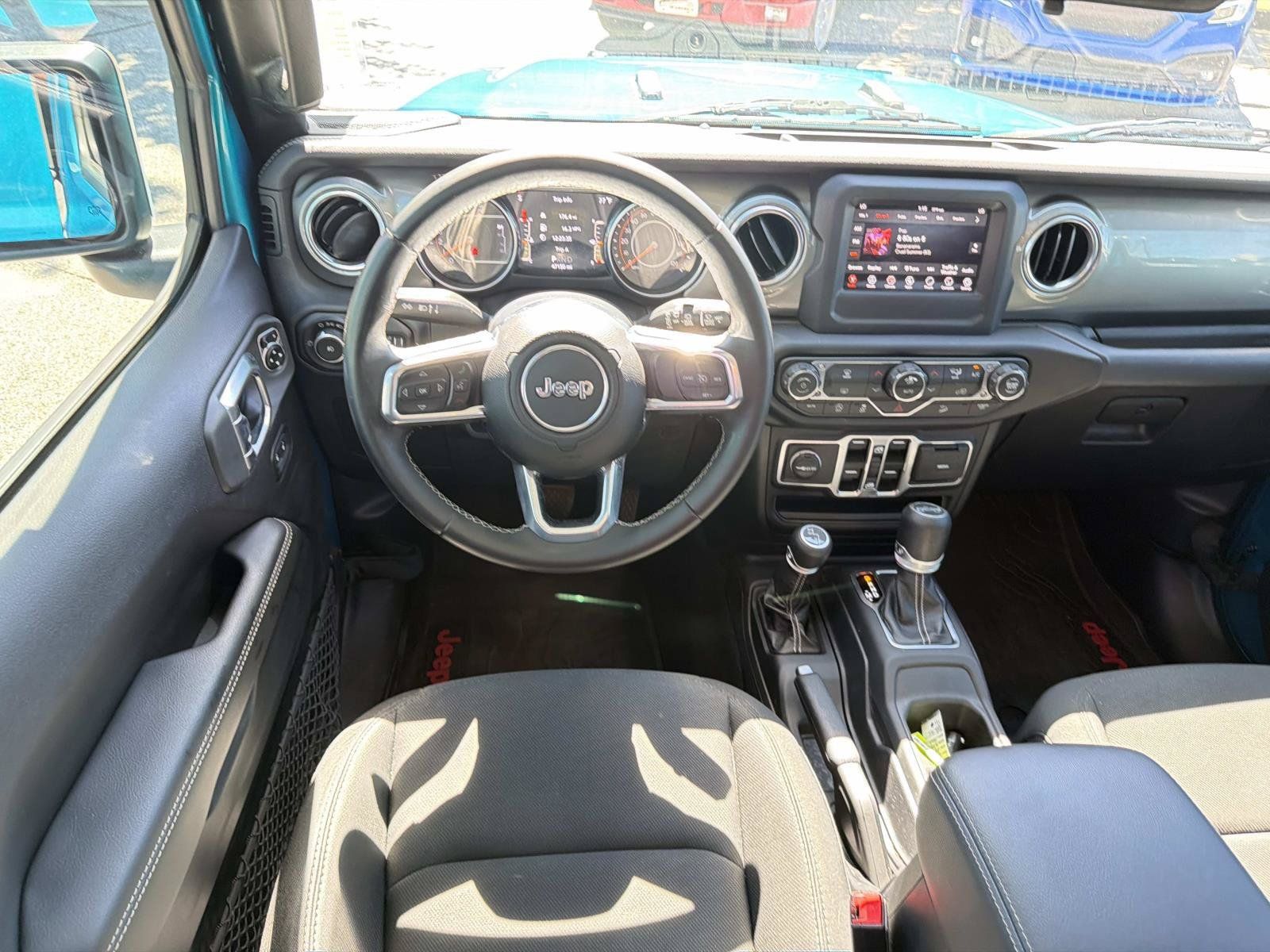 Used 2019 Jeep Wrangler Unlimited Sahara AWD/4WD image 24