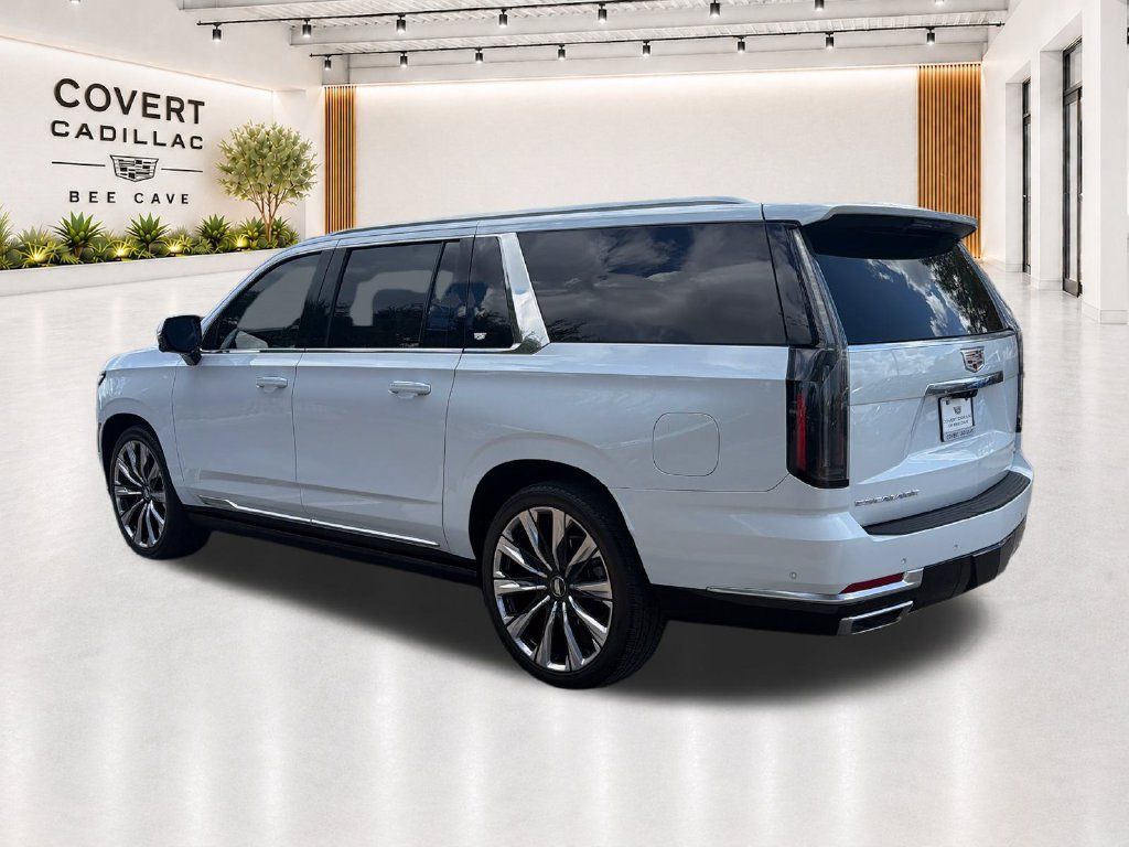 Used 2026 Cadillac Escalade ESV Luxury w/ Touring Package AWD/4WD image 11