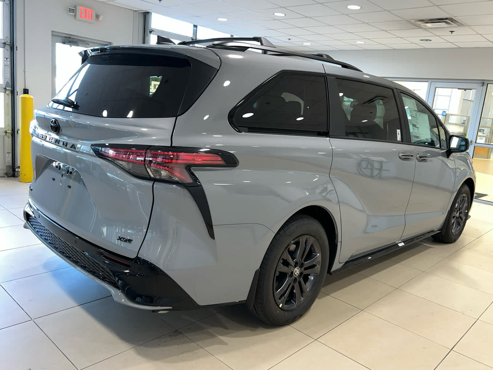 New 2026 Toyota Sienna XSE AWD/4WD image 5