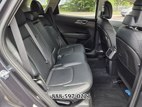 Used 2023 Kia Sportage EX FWD image 17