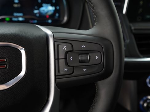 Used 2024 GMC Yukon SLT w/ SLT Luxury Package AWD/4WD image 30