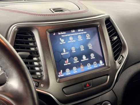 Used 2020 Jeep Cherokee Trailhawk w/ Cold Weather Group image 14