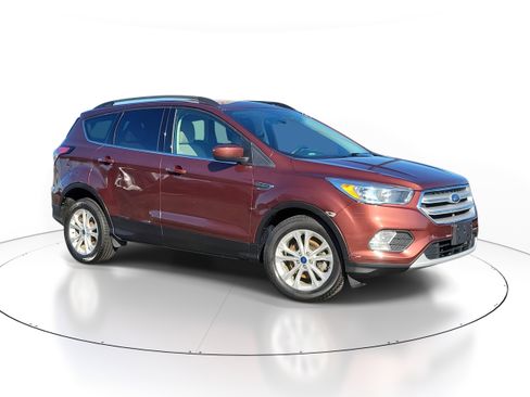 Used 2018 Ford Escape SE image 1