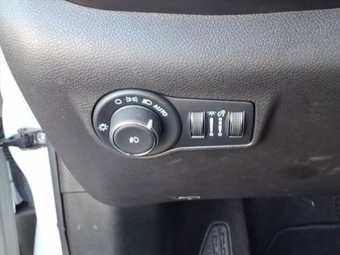 Used 2024 Jeep Compass Limited image 21