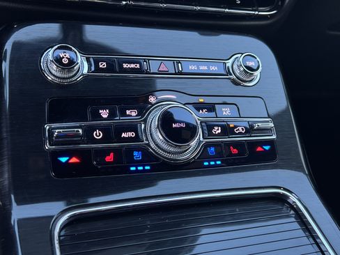 Certified 2023 Lincoln Nautilus Reserve w/ Equipment Group 201A image 24