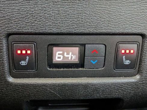 Used 2024 Mitsubishi Outlander SEL image 16