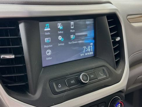 Used 2017 GMC Acadia SLE FWD image 18
