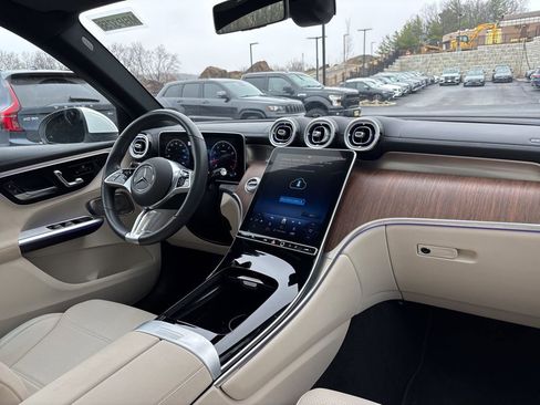Used 2023 Mercedes-Benz GLC 300 4MATIC image 10