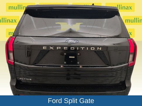 Used 2025 Ford Expedition Active RWD image 32