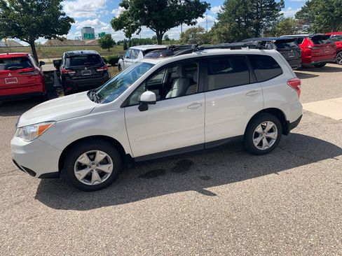 Used 2016 Subaru Forester 2.5i Premium w/ All-Weather Package AWD/4WD image 6