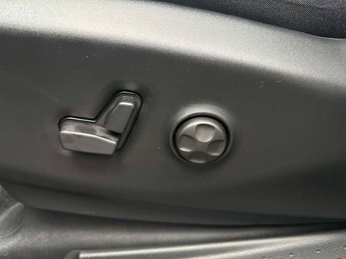 New 2026 Chrysler Pacifica Limited image 19