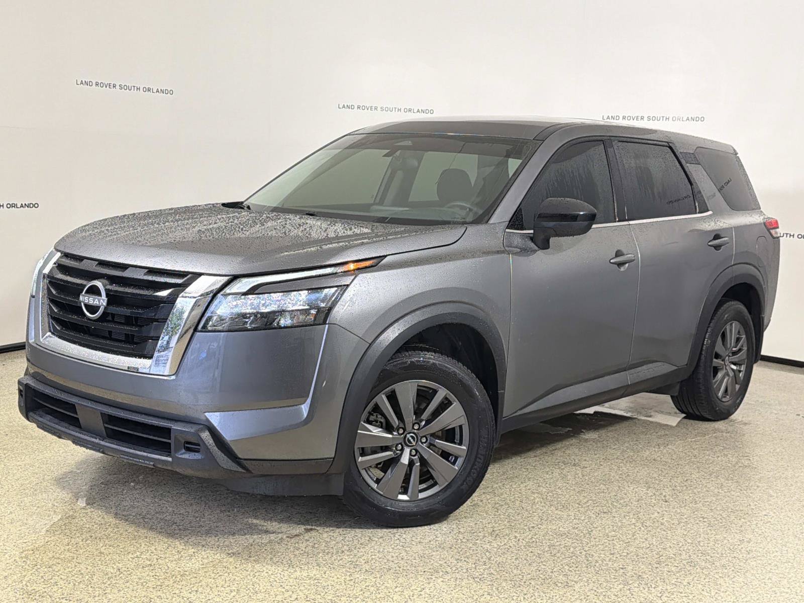 Used 2023 Nissan Pathfinder S FWD image 1