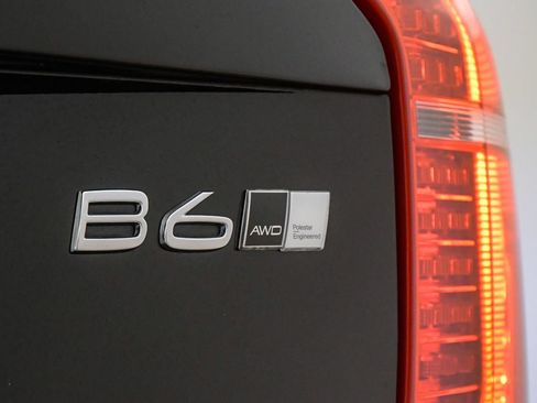 Used 2023 Volvo XC90 B6 Ultimate w/ Protection Package Premier AWD/4WD image 12