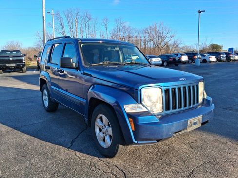 Used 2009 Jeep Liberty Sport w/ Popular Equipment Group image 3