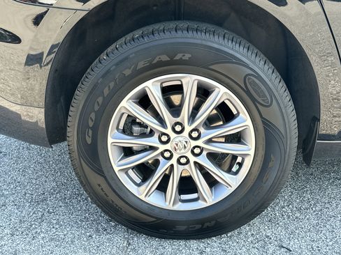 Used 2024 Buick Enclave Premium image 17