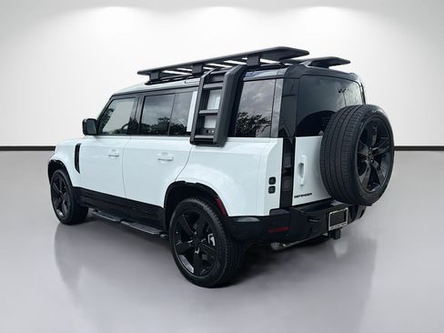 New 2026 Land Rover Defender 110 X-Dynamic SE AWD/4WD image 3